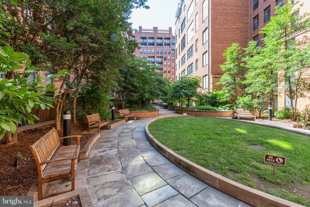 616 E STREET NW Unit: 607