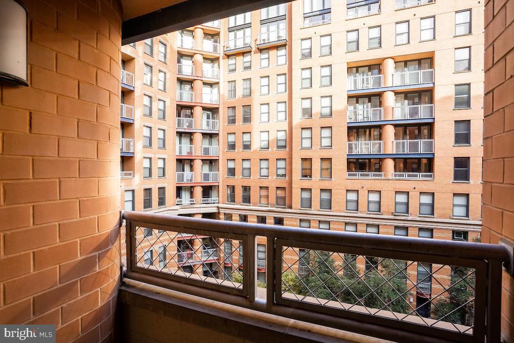616 E STREET NW Unit: 607