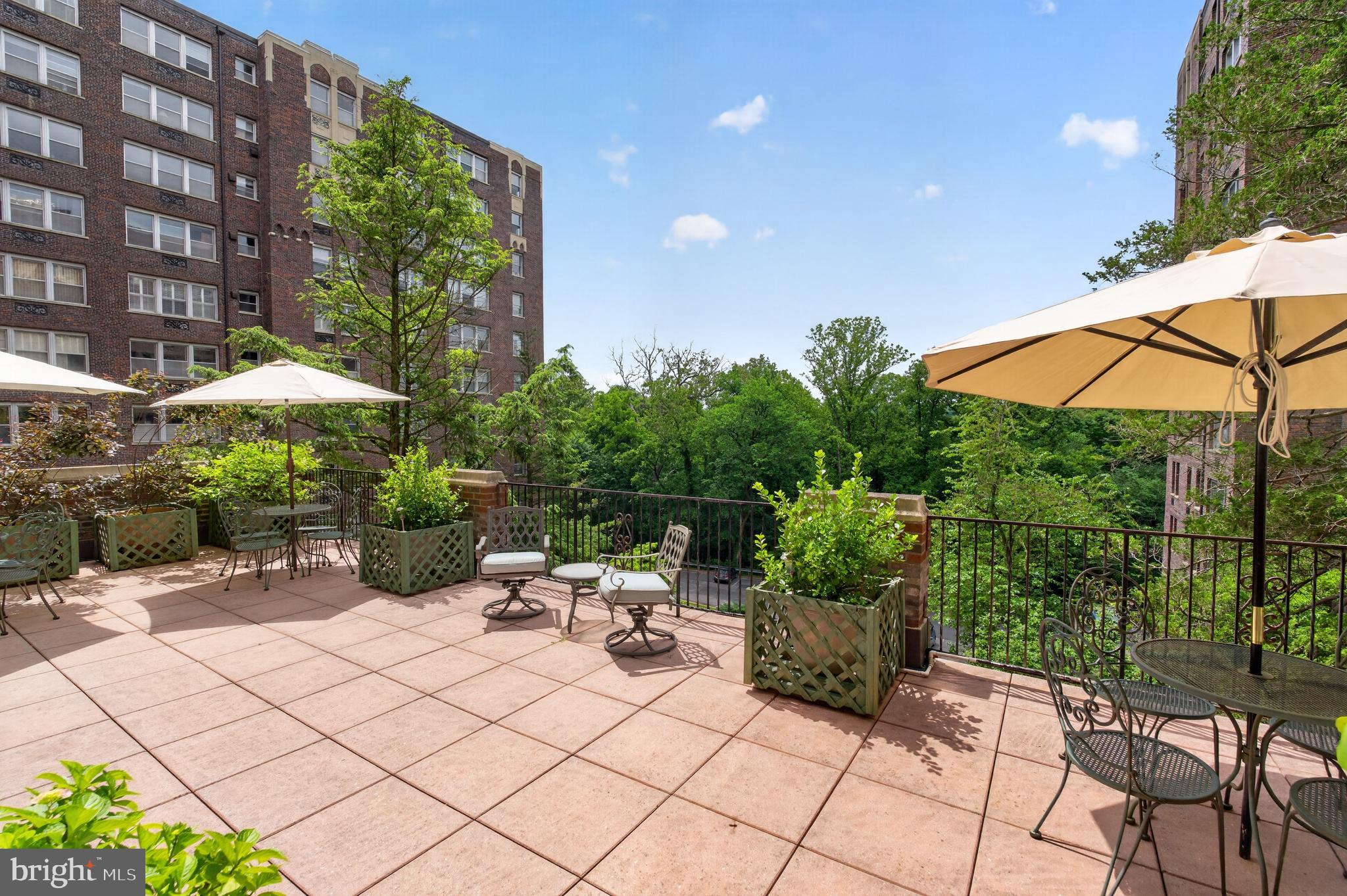4000 NW CATHEDRAL AVENUE NW 229/239 B