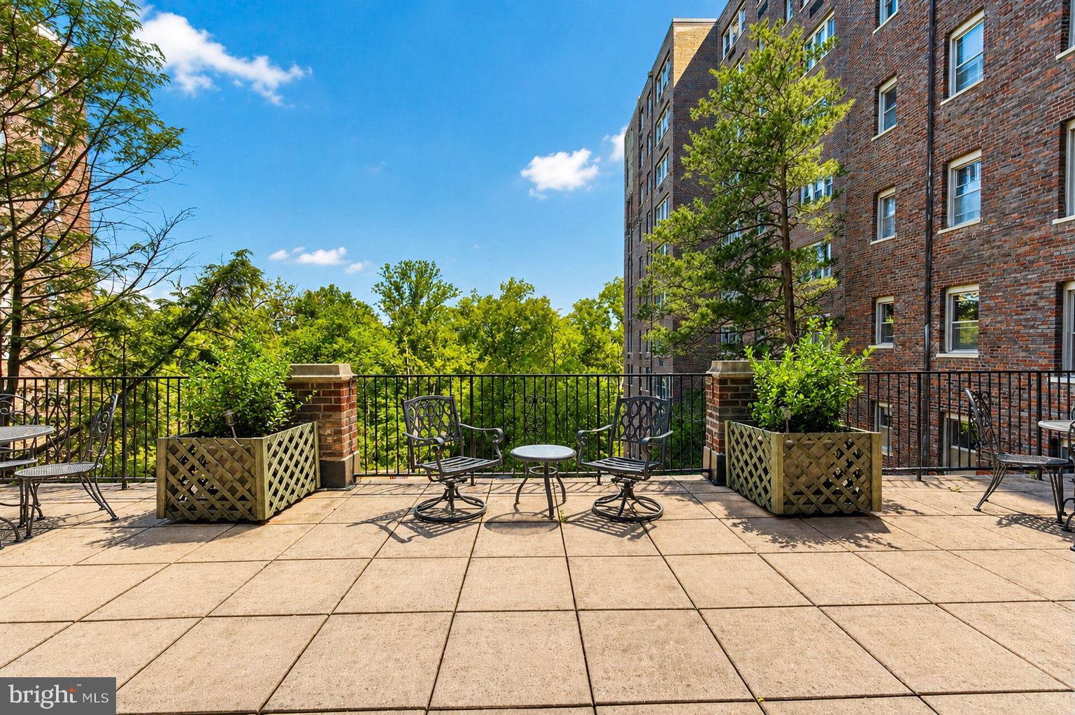 4000 NW CATHEDRAL AVENUE NW 229/239 B