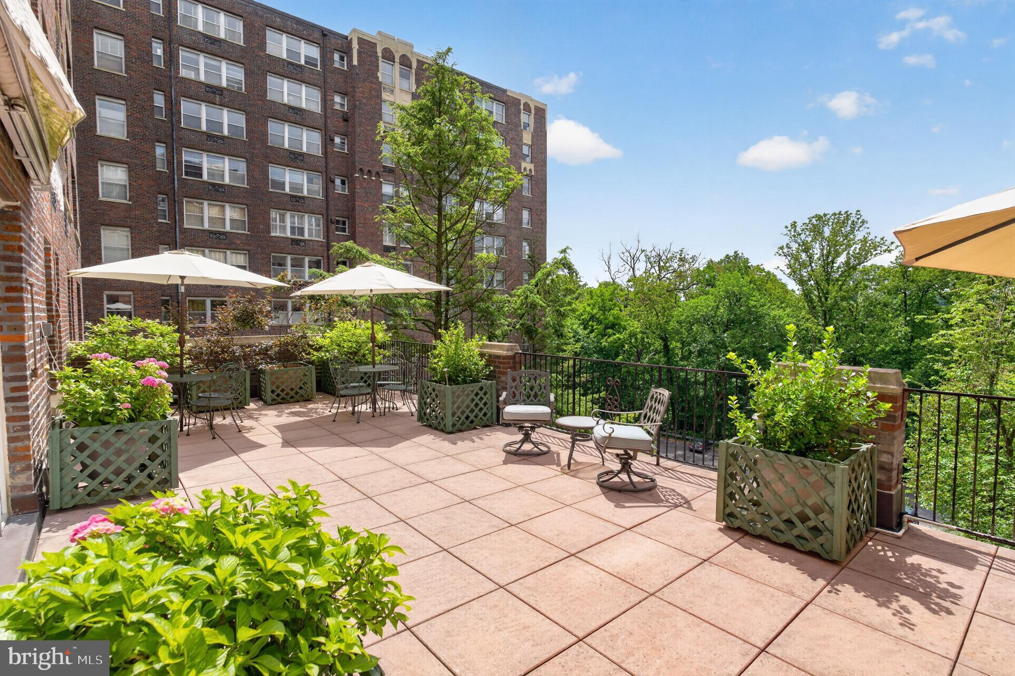 4000 NW CATHEDRAL AVENUE NW 229/239 B