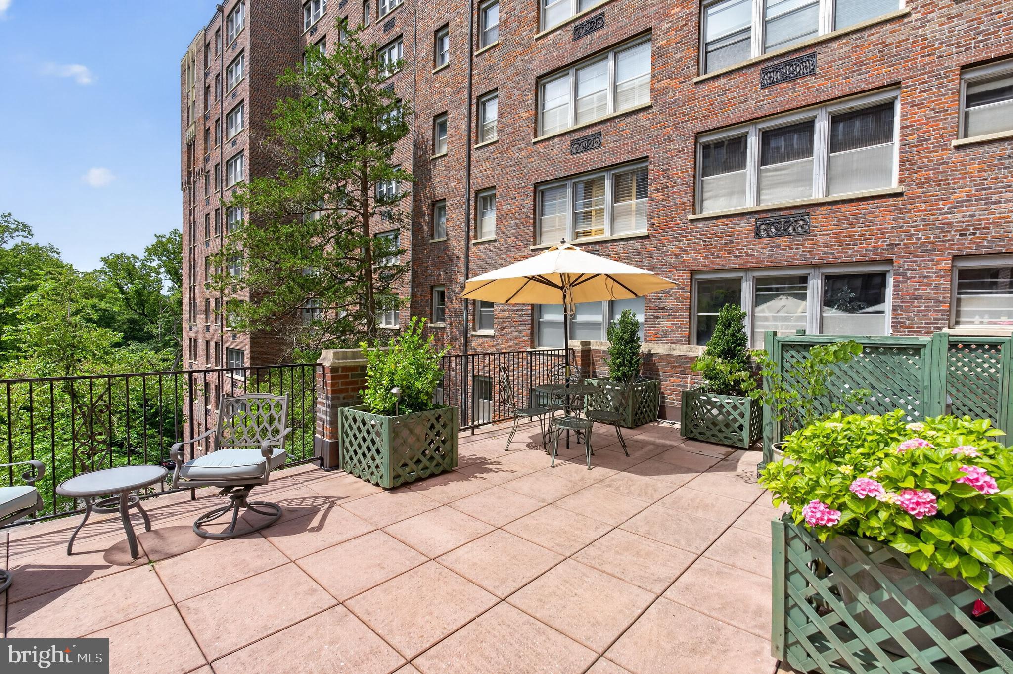 4000 NW CATHEDRAL AVENUE NW 229/239 B