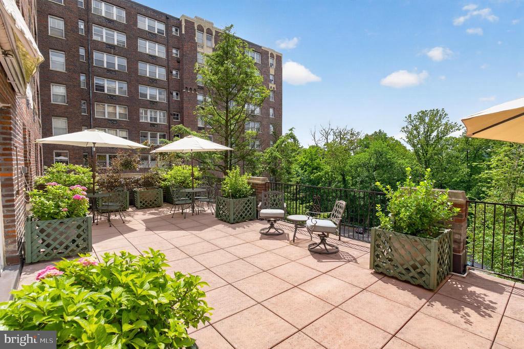 4000 NW CATHEDRAL AVENUE NW 229/239 B
