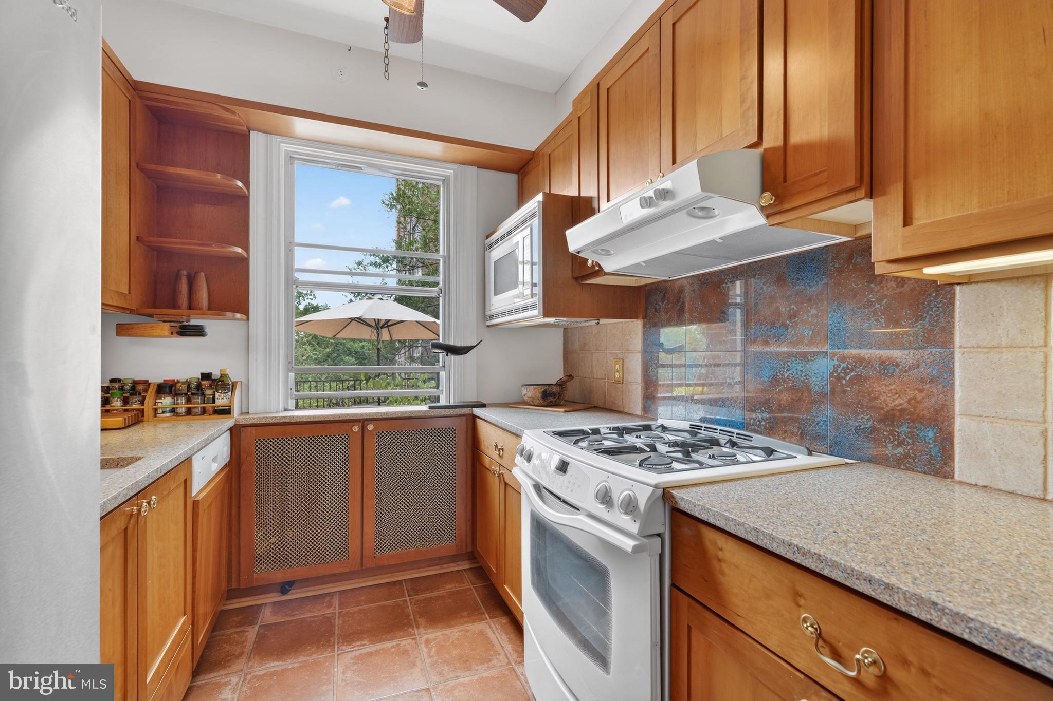 4000 NW CATHEDRAL AVENUE NW 229/239 B
