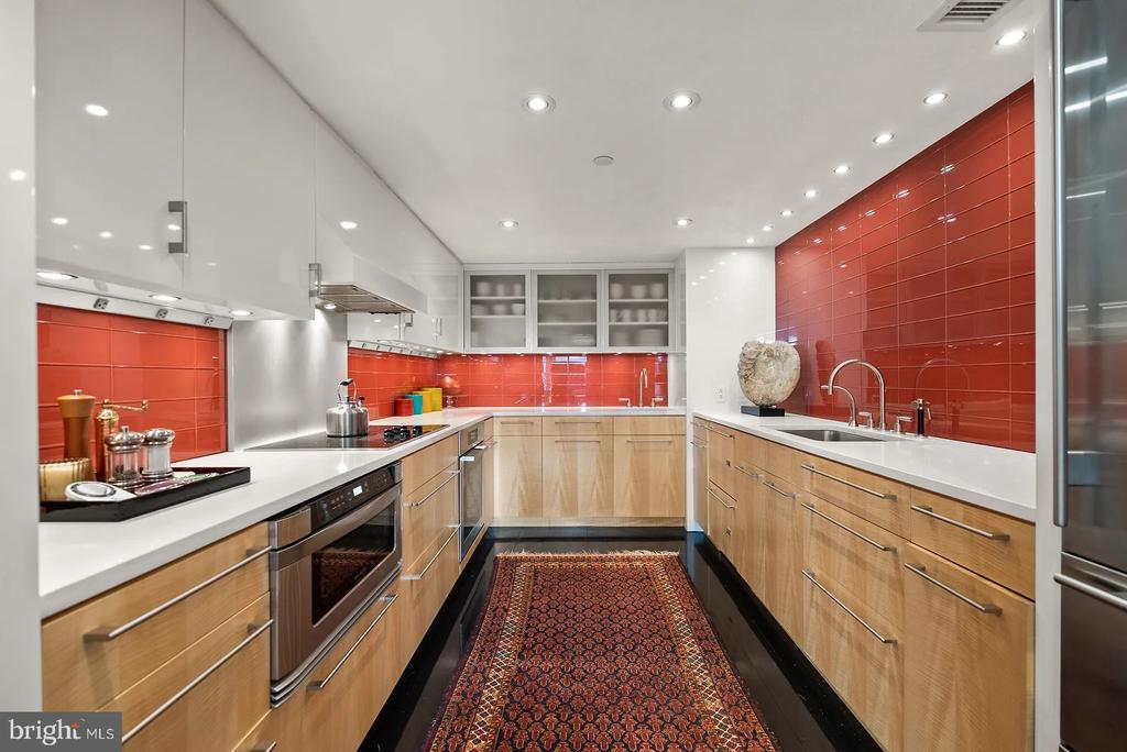 801 PENNSYLVANIA AVENUE NW Unit: 1218
