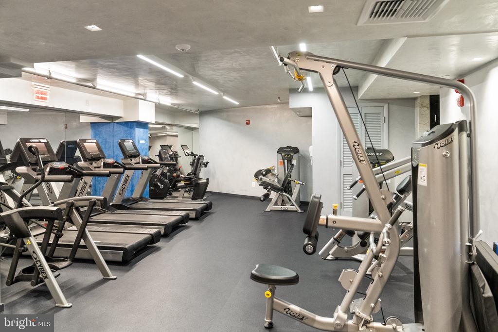 801 PENNSYLVANIA AVENUE NW Unit: 1218
