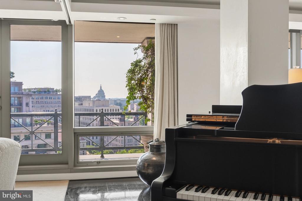 801 PENNSYLVANIA AVENUE NW Unit: 1218
