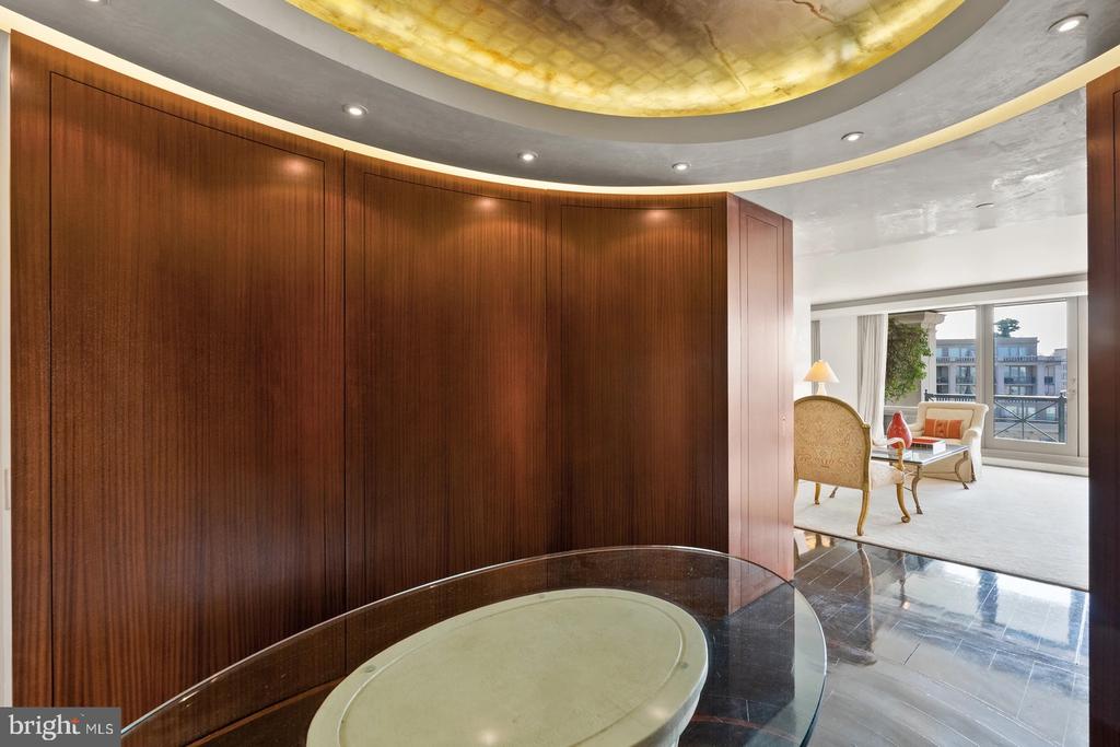 801 PENNSYLVANIA AVENUE NW Unit: 1218