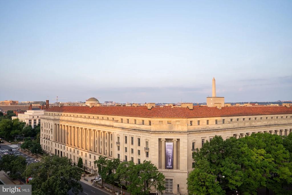 801 PENNSYLVANIA AVENUE NW Unit: 1218