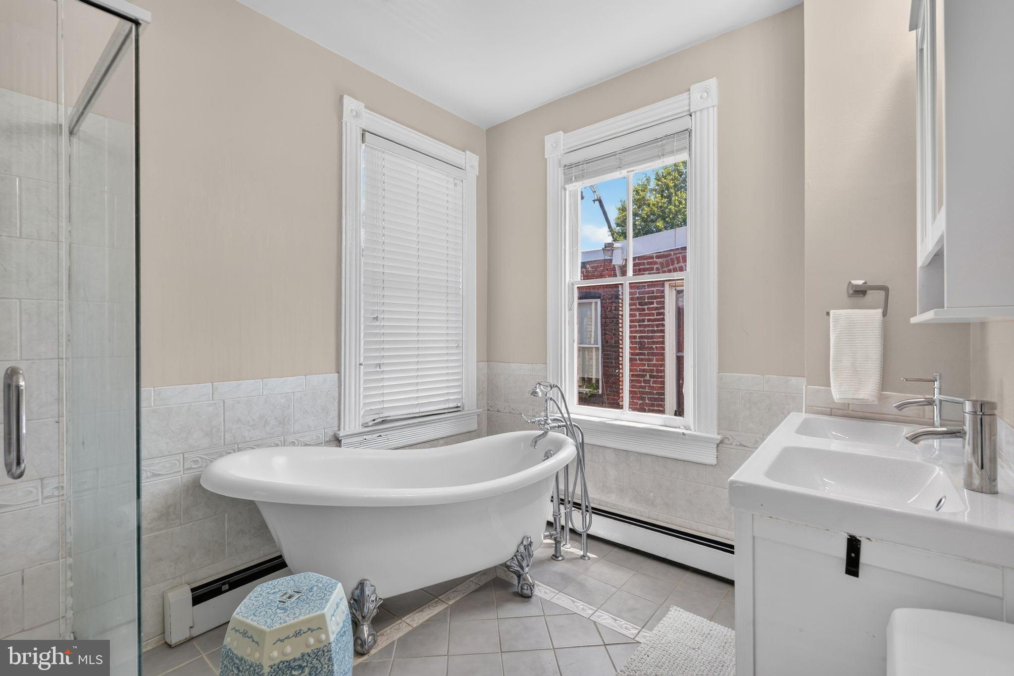 318 3RD STREET SE