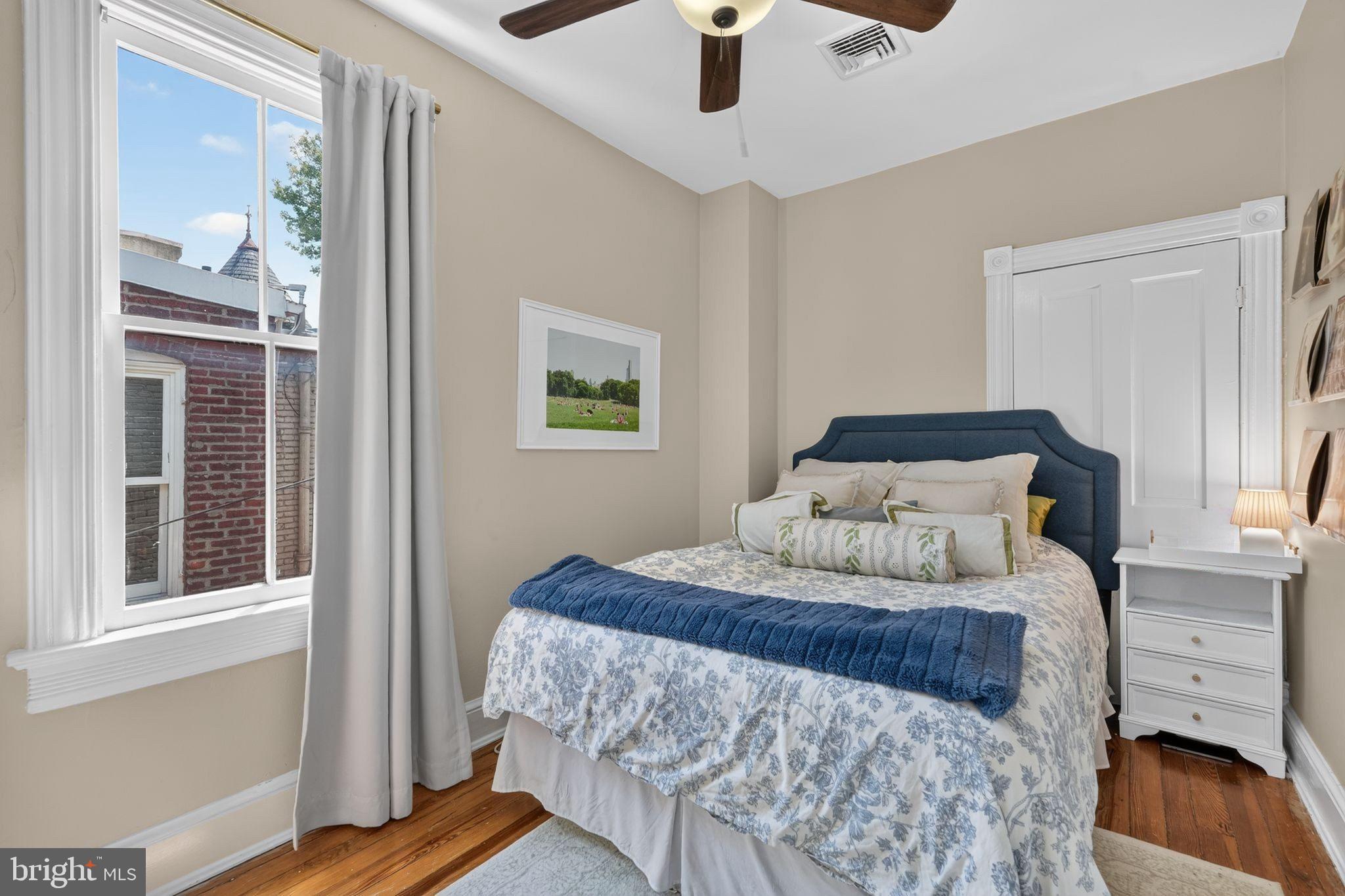 318 3RD STREET SE