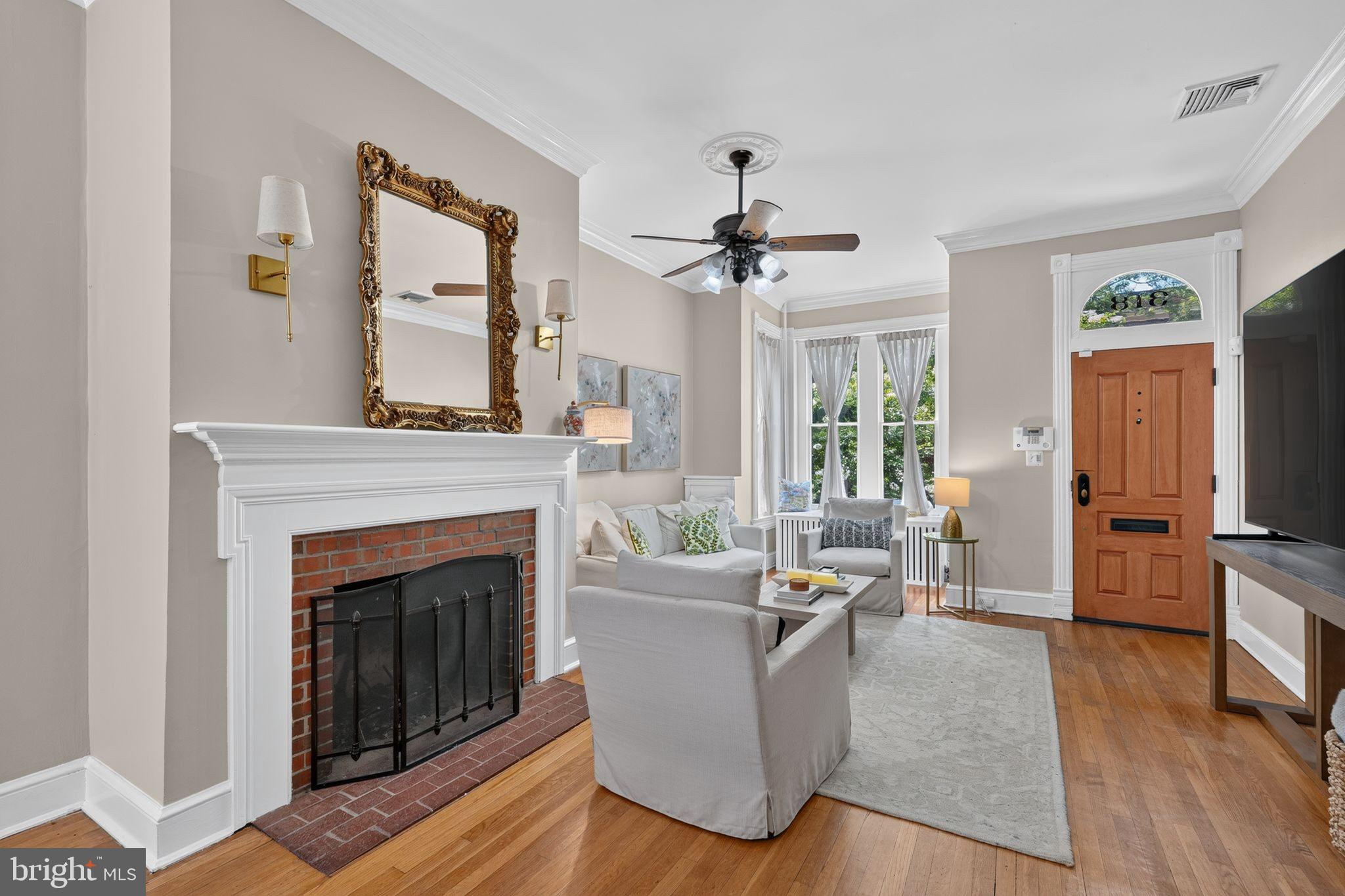 318 3RD STREET SE