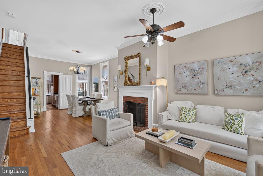 318 3RD STREET SE