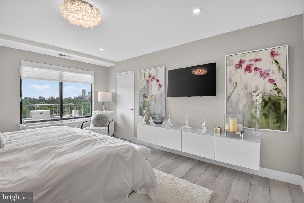 3101 NEW MEXICO AVENUE NW Unit: 1006