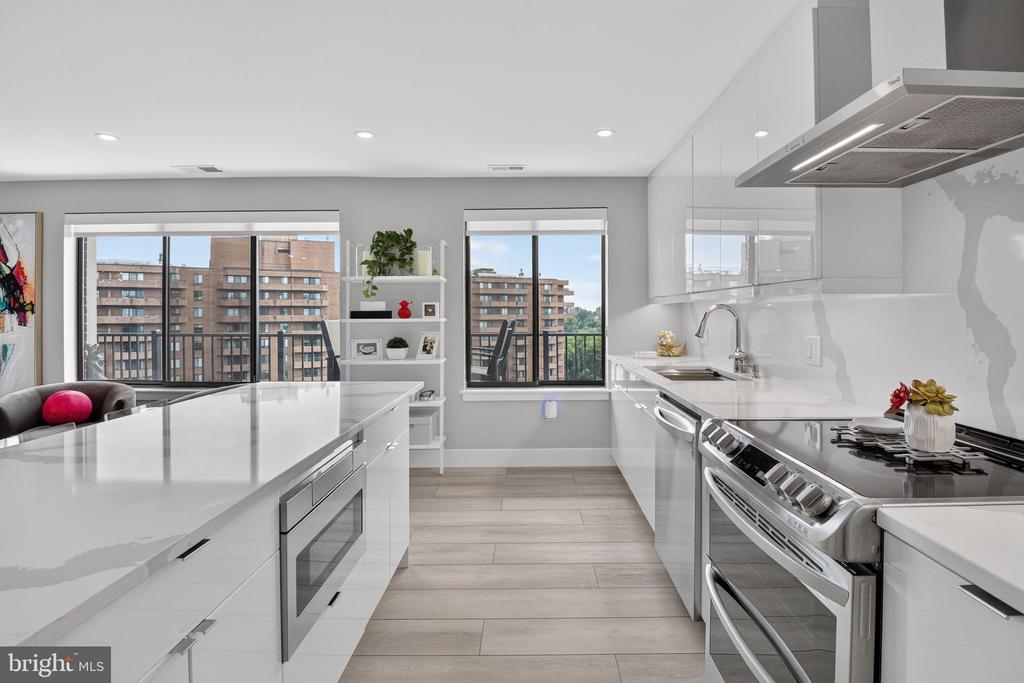 3101 NEW MEXICO AVENUE NW Unit: 1006