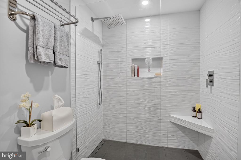 3101 NEW MEXICO AVENUE NW Unit: 1006