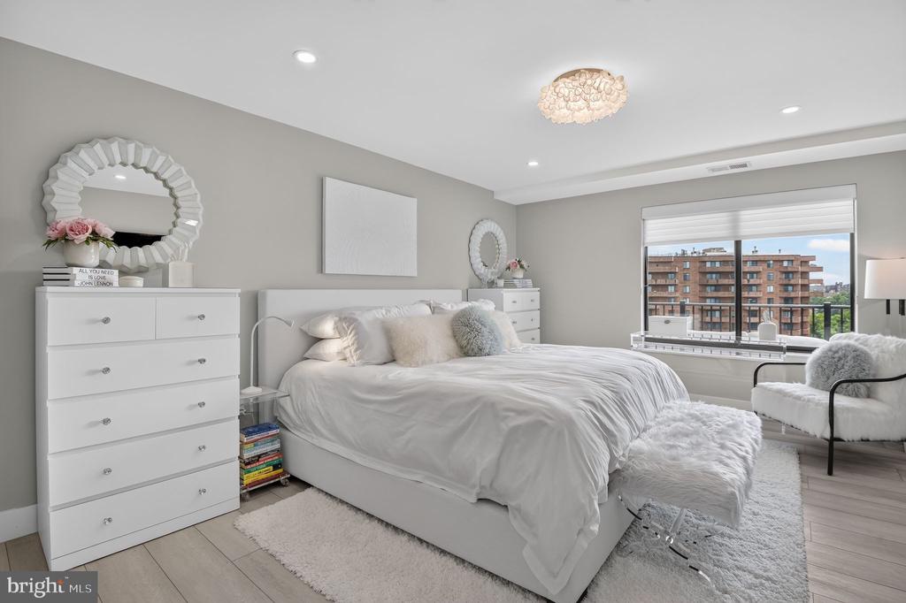 3101 NEW MEXICO AVENUE NW Unit: 1006