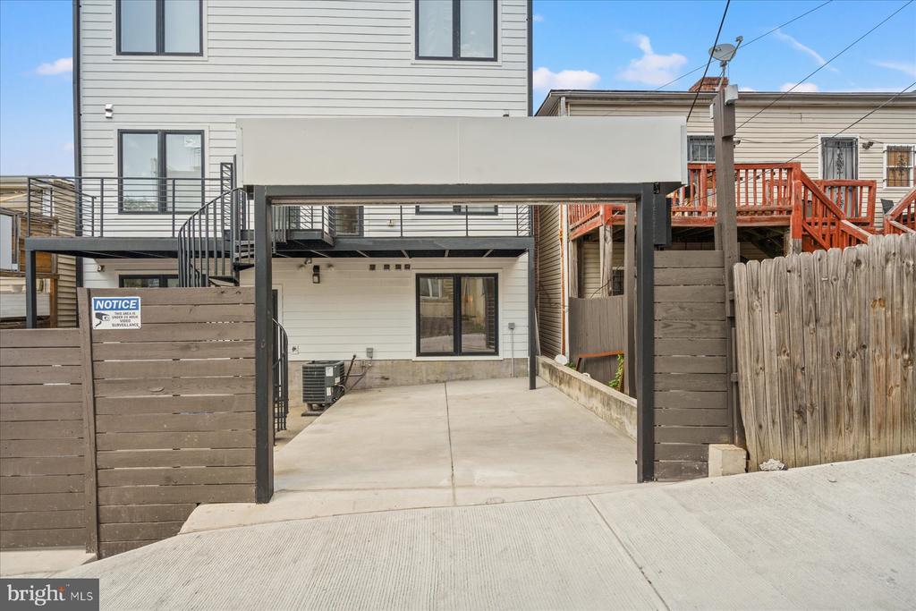 1215 HOLBROOK TERRACE NE 3
