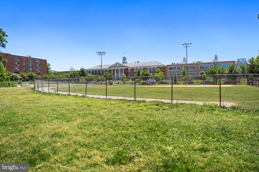 3900 14TH STREET NW 306