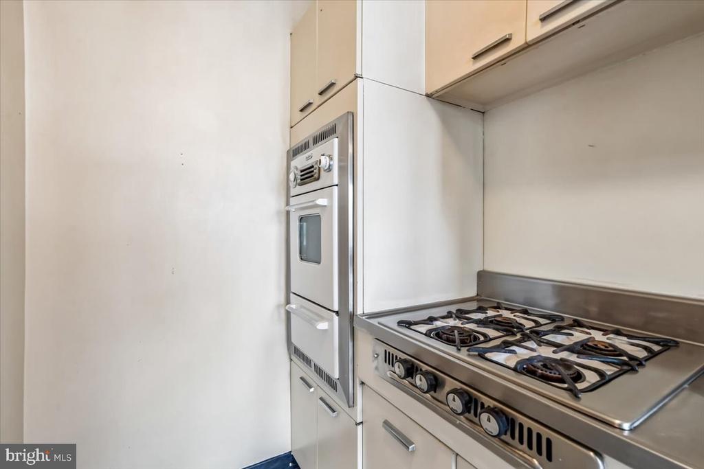 2475 VIRGINIA AVENUE NW Unit: 102