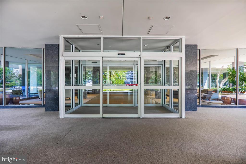 2475 VIRGINIA AVENUE NW Unit: 102