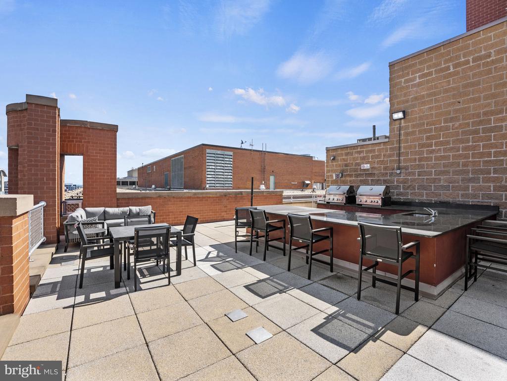 616 E E STREET NW Unit: 407