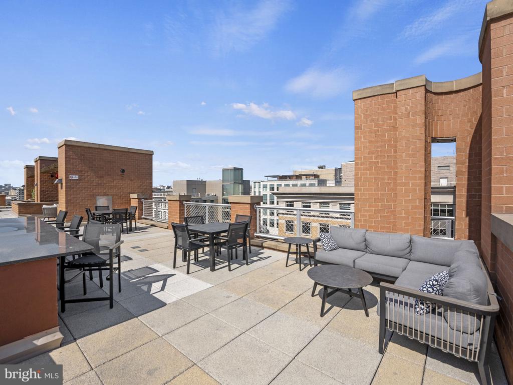 616 E E STREET NW Unit: 407