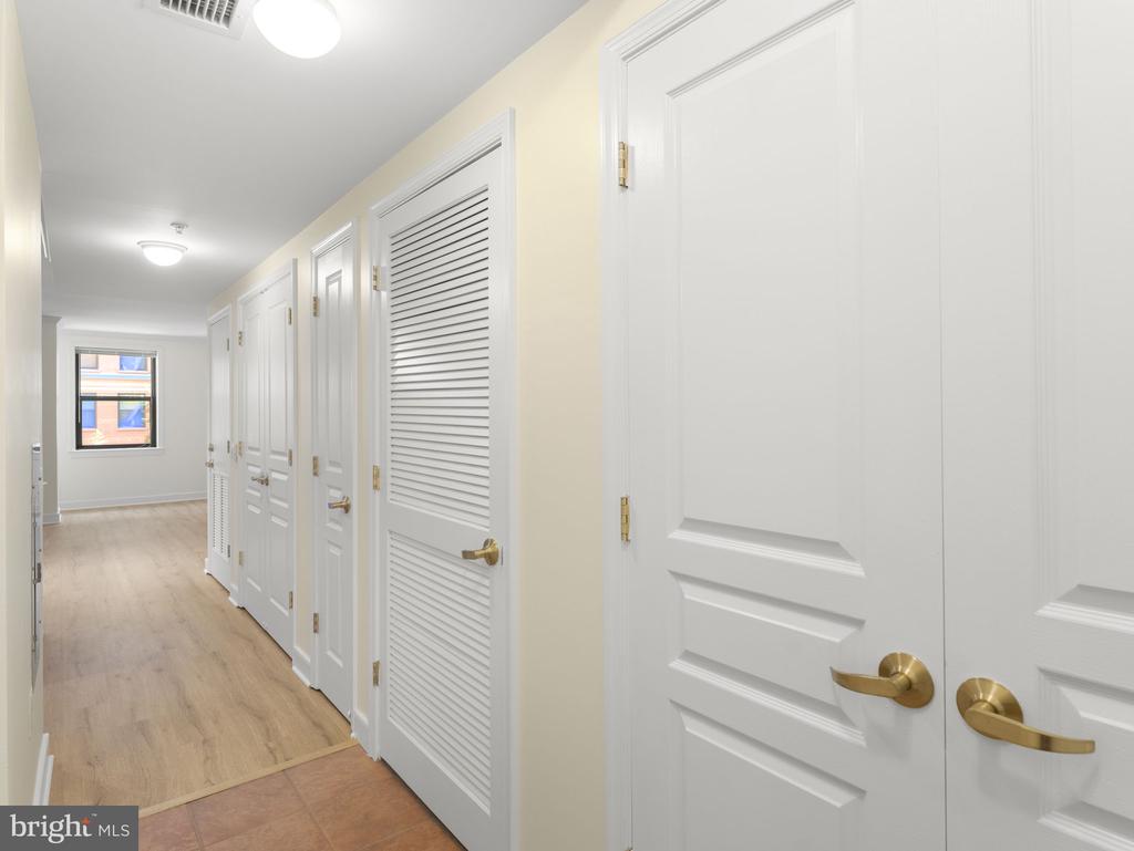 616 E E STREET NW Unit: 407