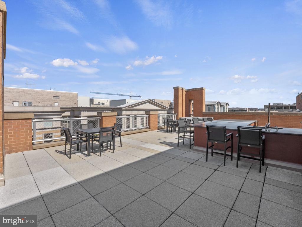 616 E E STREET NW Unit: 407