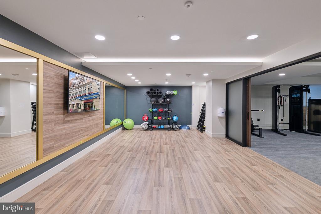 616 E E STREET NW Unit: 407