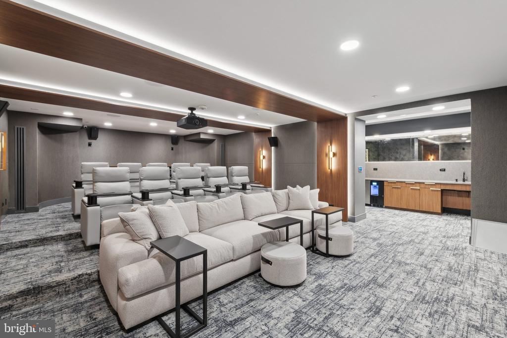 616 E E STREET NW Unit: 407