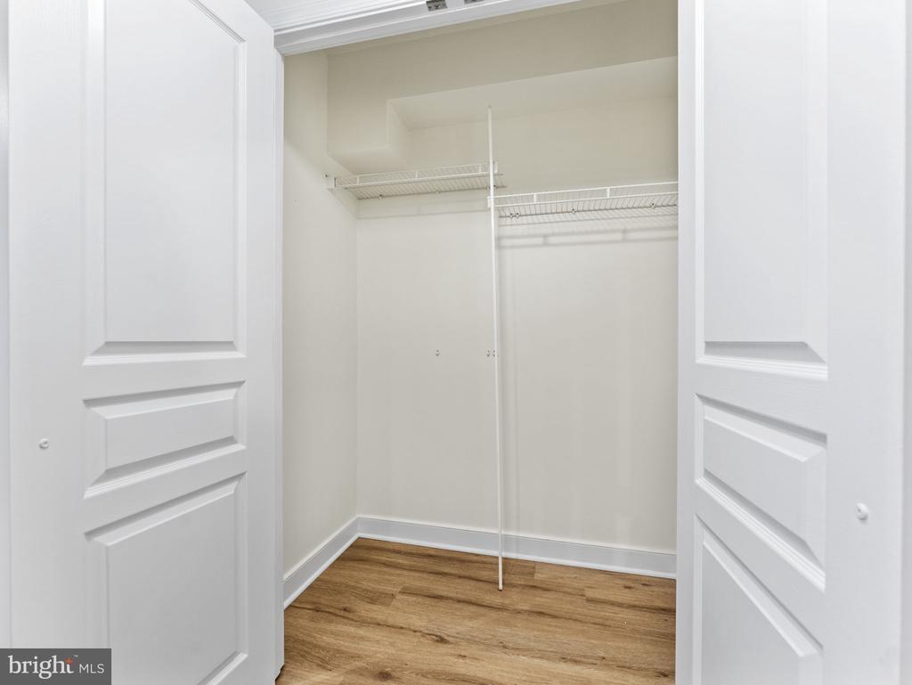616 E E STREET NW Unit: 407