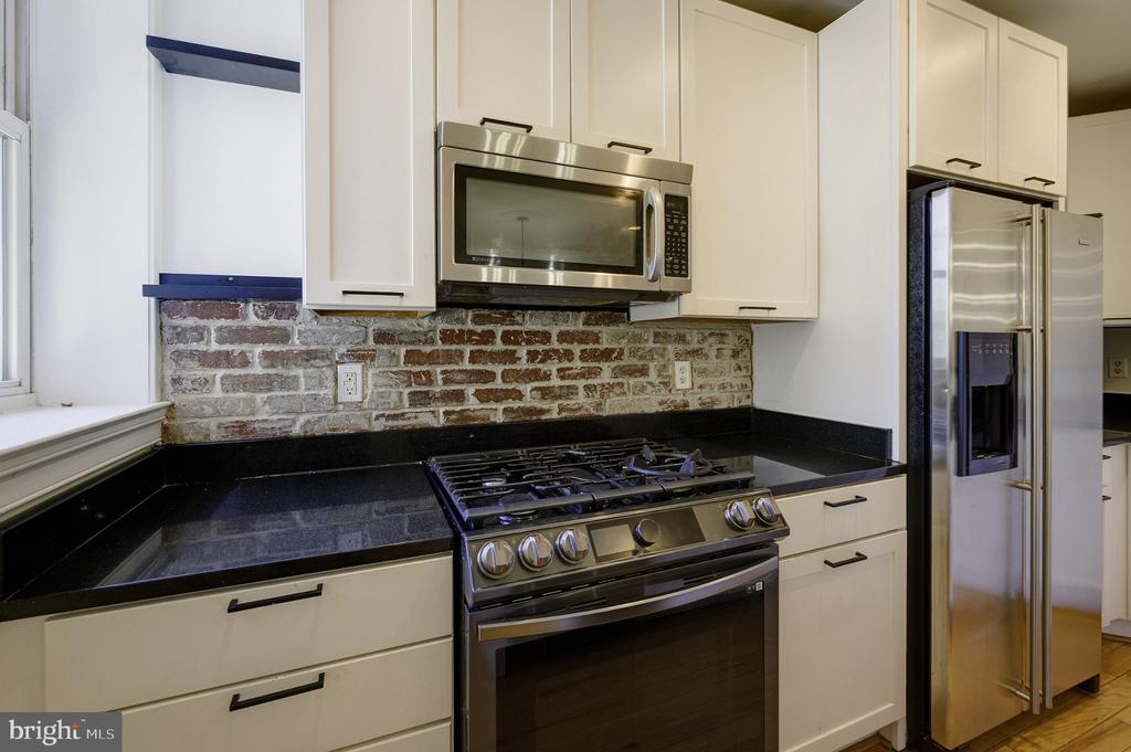1413 5TH STREET NW Unit: 200