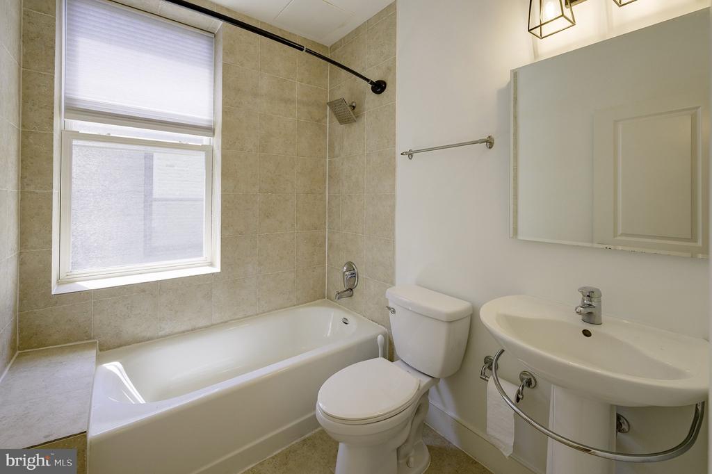 1413 5TH STREET NW Unit: 200