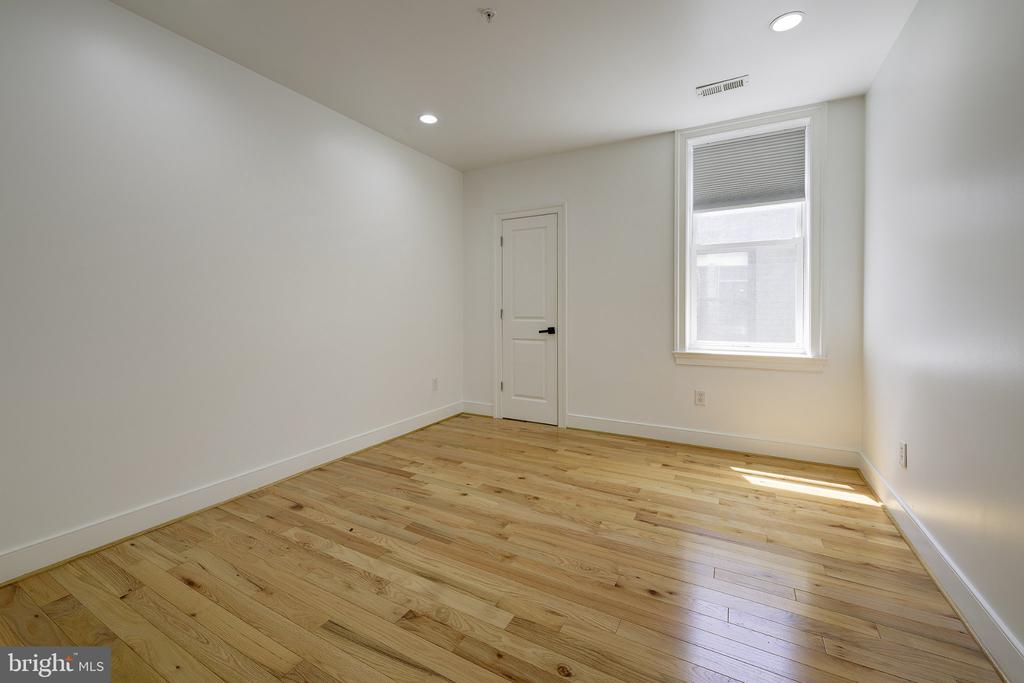 1413 5TH STREET NW Unit: 200