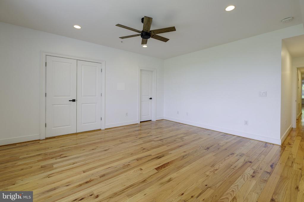 1413 5TH STREET NW Unit: 200