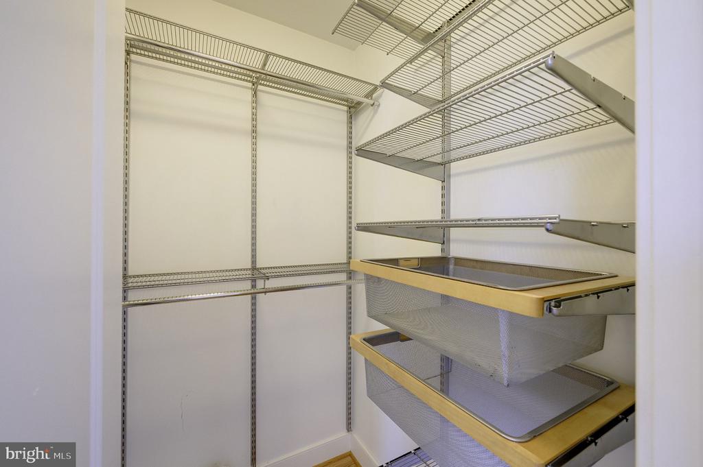 1413 5TH STREET NW Unit: 200