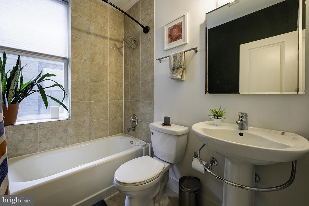 1413 5TH STREET NW Unit: 200