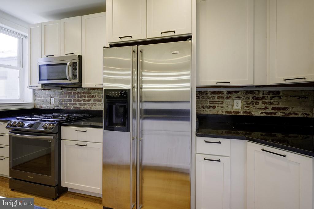 1413 5TH STREET NW Unit: 200