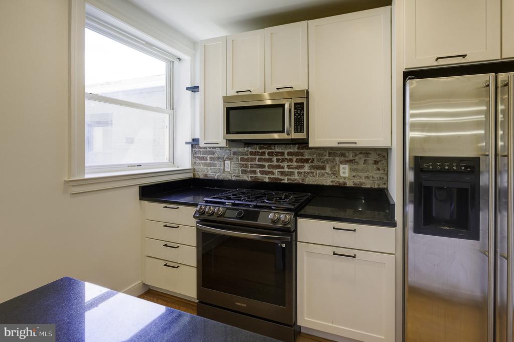 1413 5TH STREET NW Unit: 200