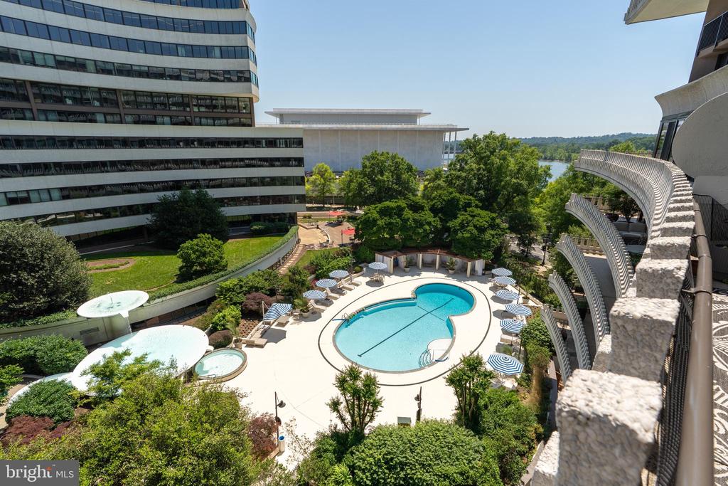 700 NEW HAMPSHIRE AVENUE NW Unit: 703