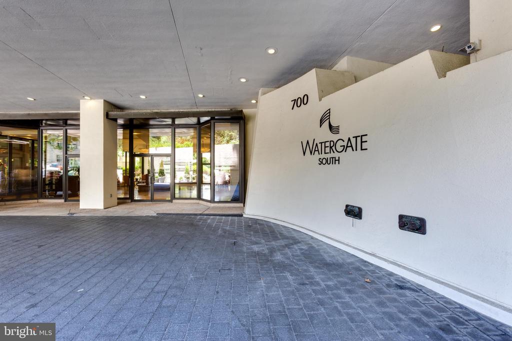 700 NEW HAMPSHIRE AVENUE NW Unit: 703