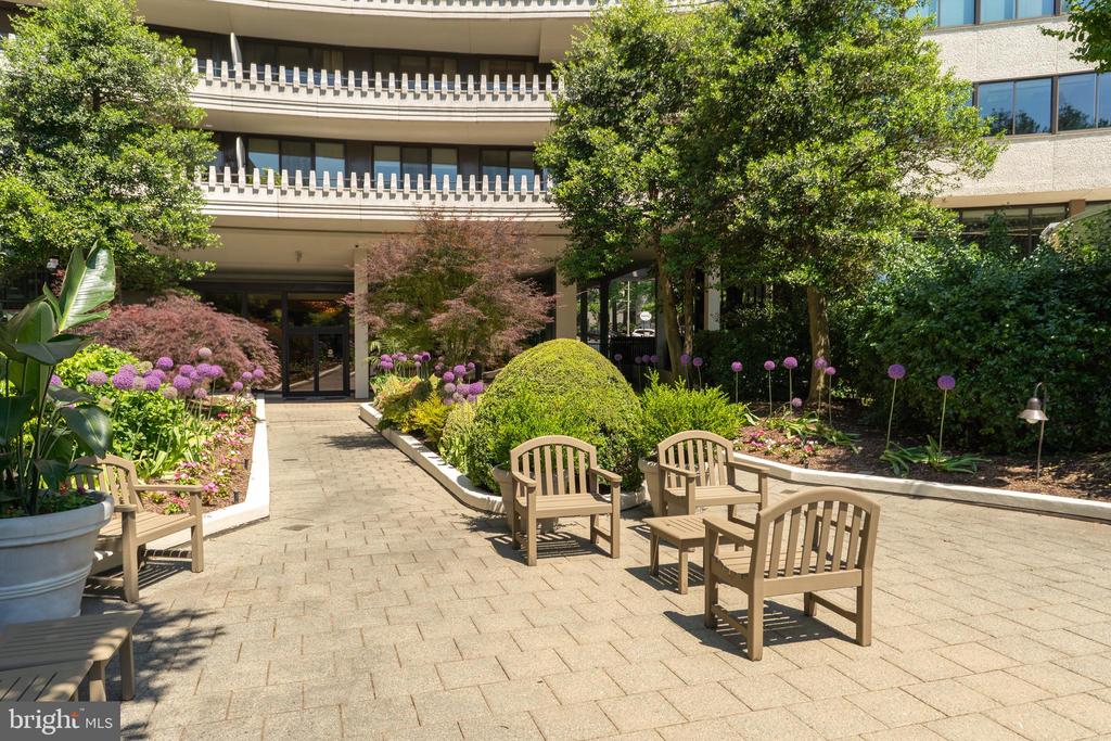 700 NEW HAMPSHIRE AVENUE NW Unit: 703
