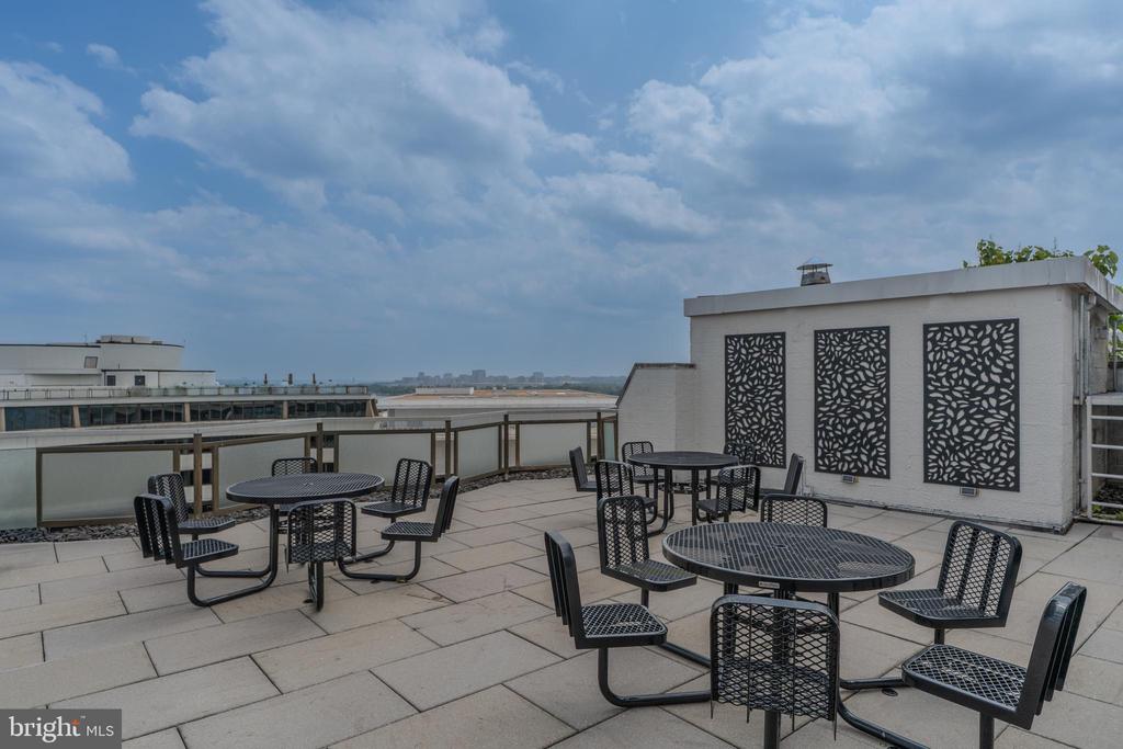 700 NEW HAMPSHIRE AVENUE NW Unit: 703