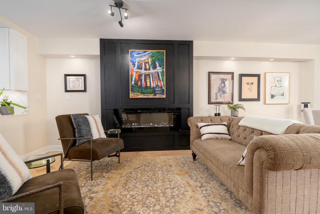 700 NEW HAMPSHIRE AVENUE NW Unit: 703
