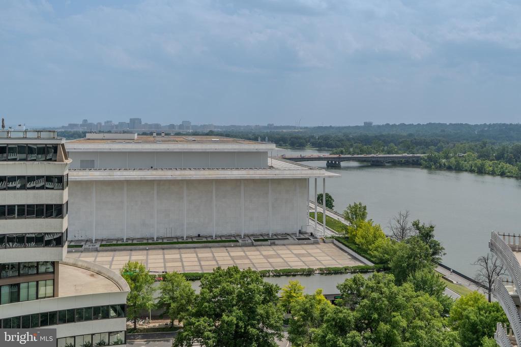 700 NEW HAMPSHIRE AVENUE NW Unit: 703
