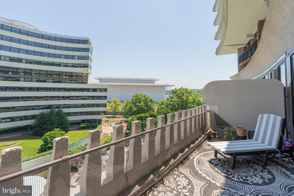 700 NEW HAMPSHIRE AVENUE NW Unit: 703