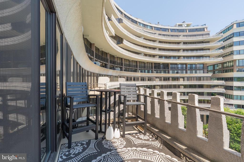 700 NEW HAMPSHIRE AVENUE NW Unit: 703