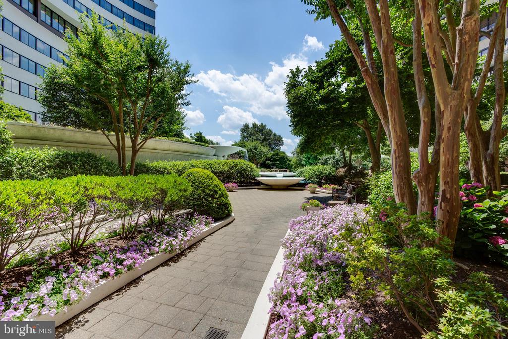 700 NEW HAMPSHIRE AVENUE NW Unit: 703