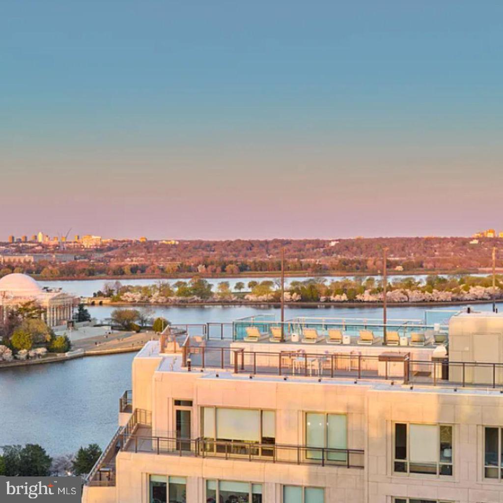 1331 MARYLAND AVENUE SW Unit: 902